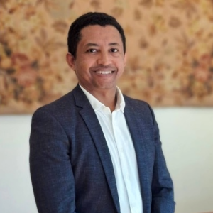 Dr Yohannes Melaku